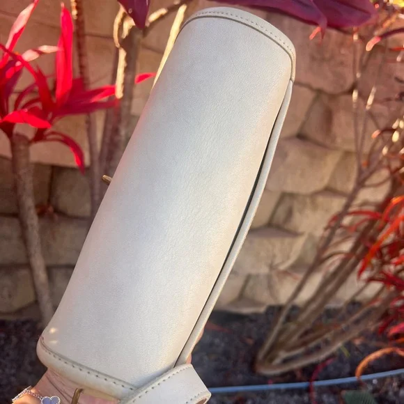 Vintage Coach NYC Collegiate Bag - Picture 5 of 16